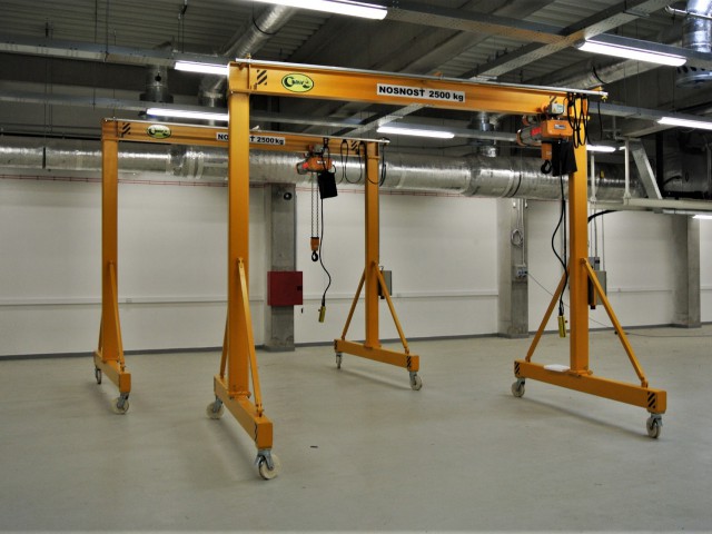 Light Portal Cranes, 2,5t