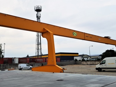 Single-Girder and Double-Girder Portal Cranes