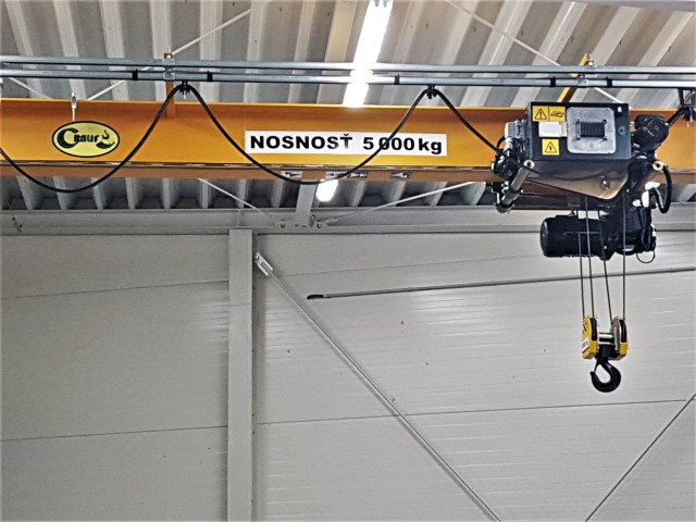 Installed STREET Hoist