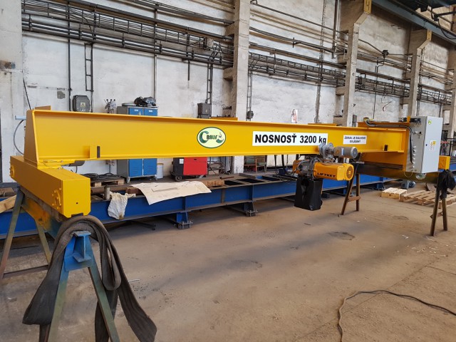 LIFTKET Hoist on Crane