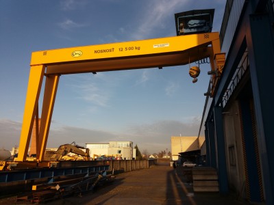 Semi-Portal Crane 12,5T